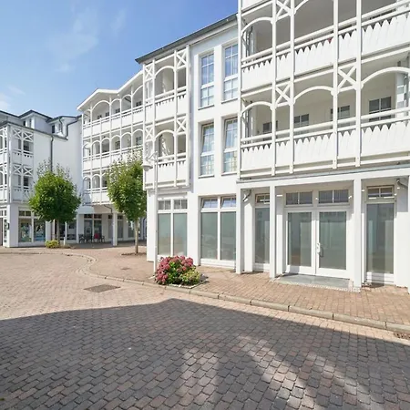 Schoene Mit Wanne Und Grossem Balkon In Lejlighed