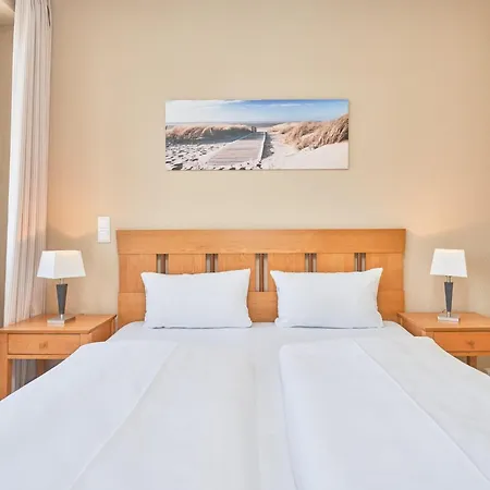 Schoene Mit Wanne Und Grossem Balkon In * Sellin (Rugen)